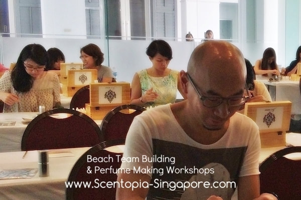 jig saw puzzle solving team building singapore