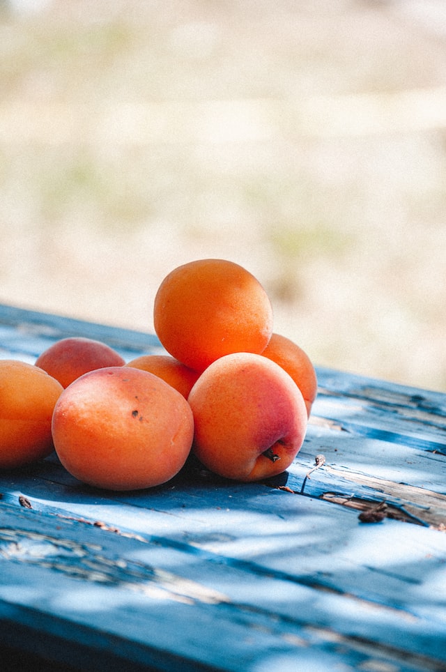 Apricots have a sweet, slightly tangy scent