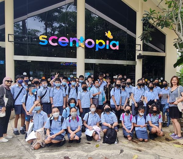 secondary school program and tour of scentopia